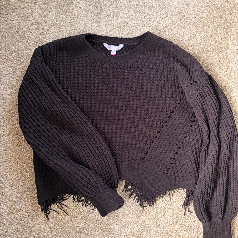 *Donating 5/30* No Boundaries Black Crew Neck Sweater